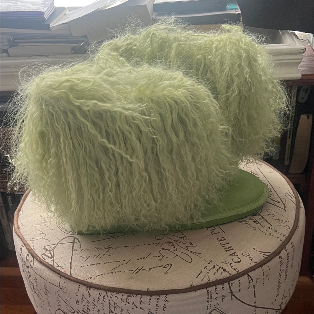 BearPaw Boo- Short shaft with long fur Lime Green Fuzzy Boots